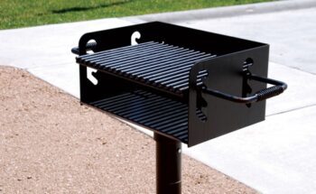 LG Amenities Park Grill 360 Degree Swivel with Adjustable Shelf