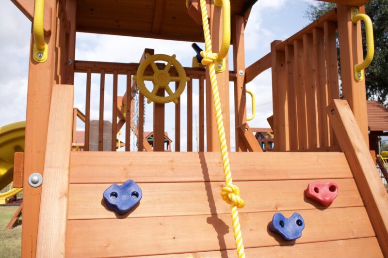 5.8 Bengal Fort Space Saver w/ Scoop Slide | Tree Frogs Showrooms