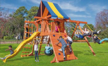 Parrot Island Playcenter with BYB Roof