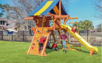 5.8 Jaguar Playcenter - Small Backyard