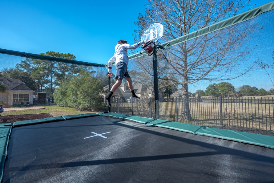10 x 17 Rectangle Trampoline | Tree Frogs Showrooms