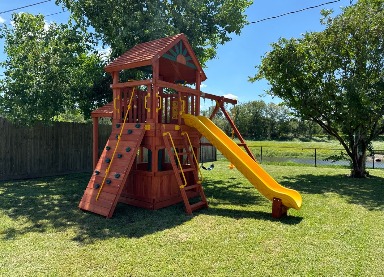 Fresh Look at Parrot Island Fort W Treehouse Panels