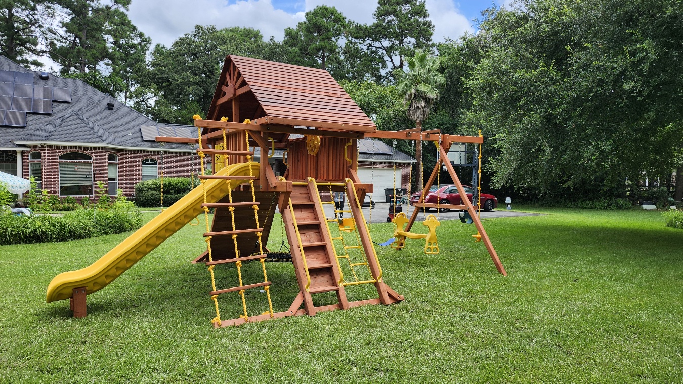 Toucan Playcenter w/Tarp Tree Frogs Showrooms