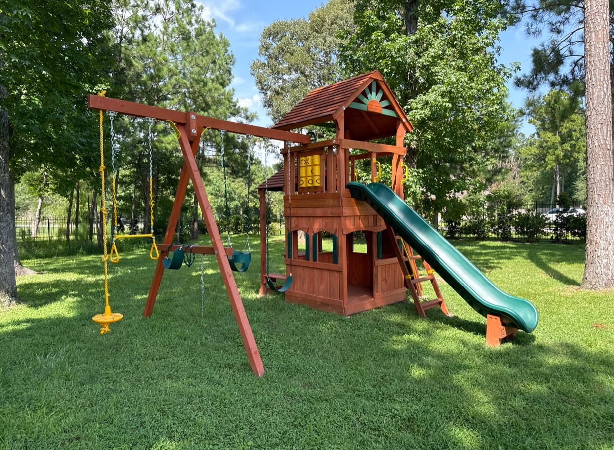 Wooden Swing Sets Professional Installation Tree Frogs Showrooms