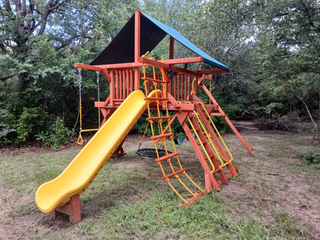 Station TX 1 Tree Frogs Swing Sets Install