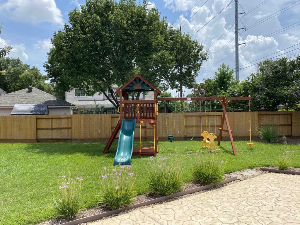 Sugarland TX 1 Tree Frogs Swing Sets Install