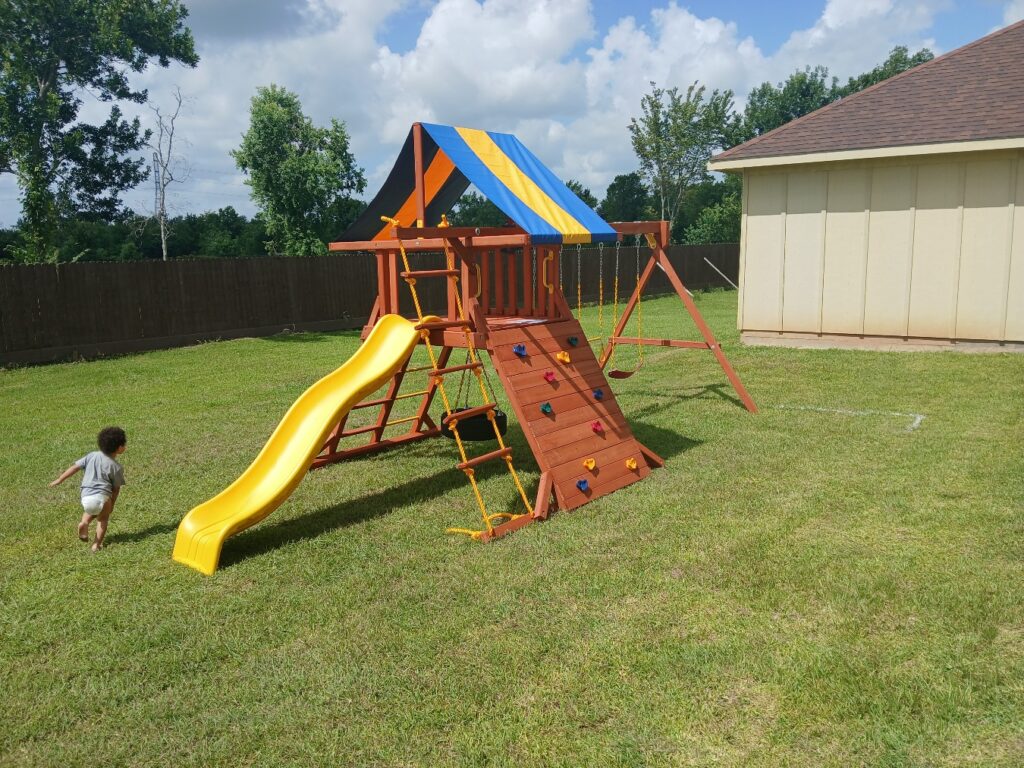 Pearland TX 1 Tree Frogs Swing Sets Install