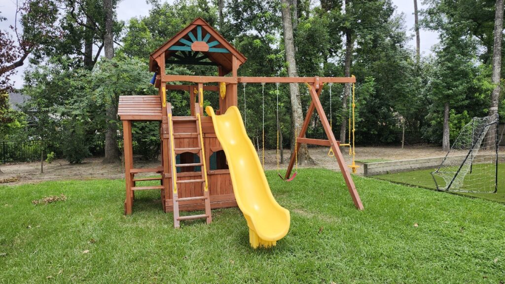 Spring TX 1 Tree Frogs Swing Sets Install
