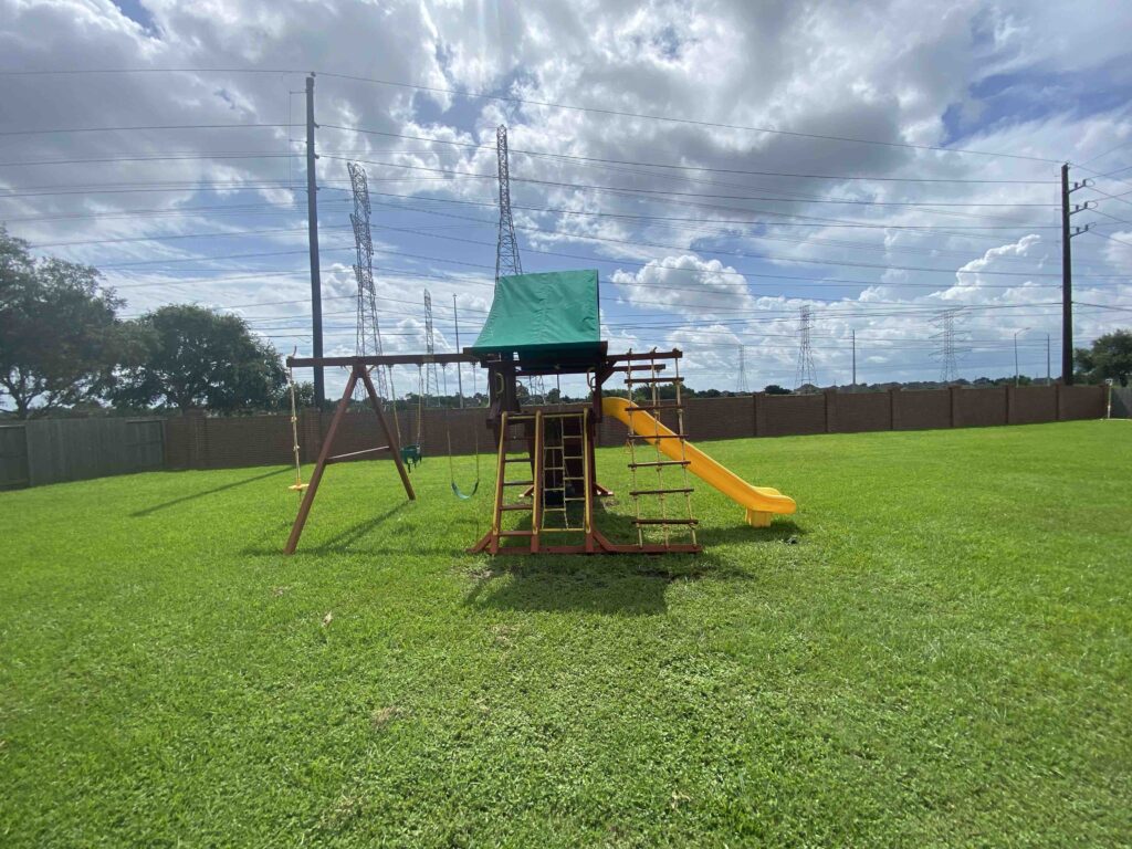 Sugarland TX 1 Tree Frogs Swing Sets Install