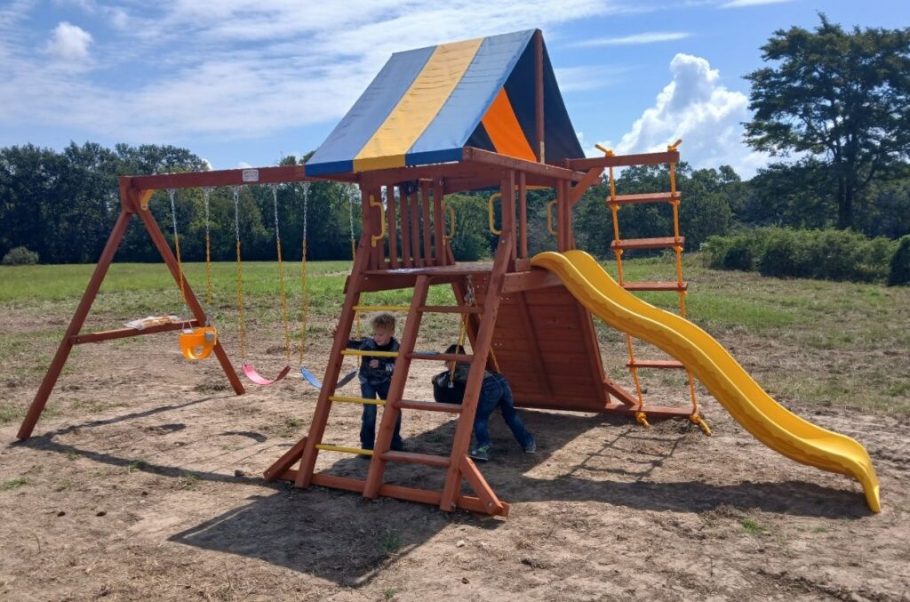 Midway TX 1 Tree Frogs Swing Sets Install