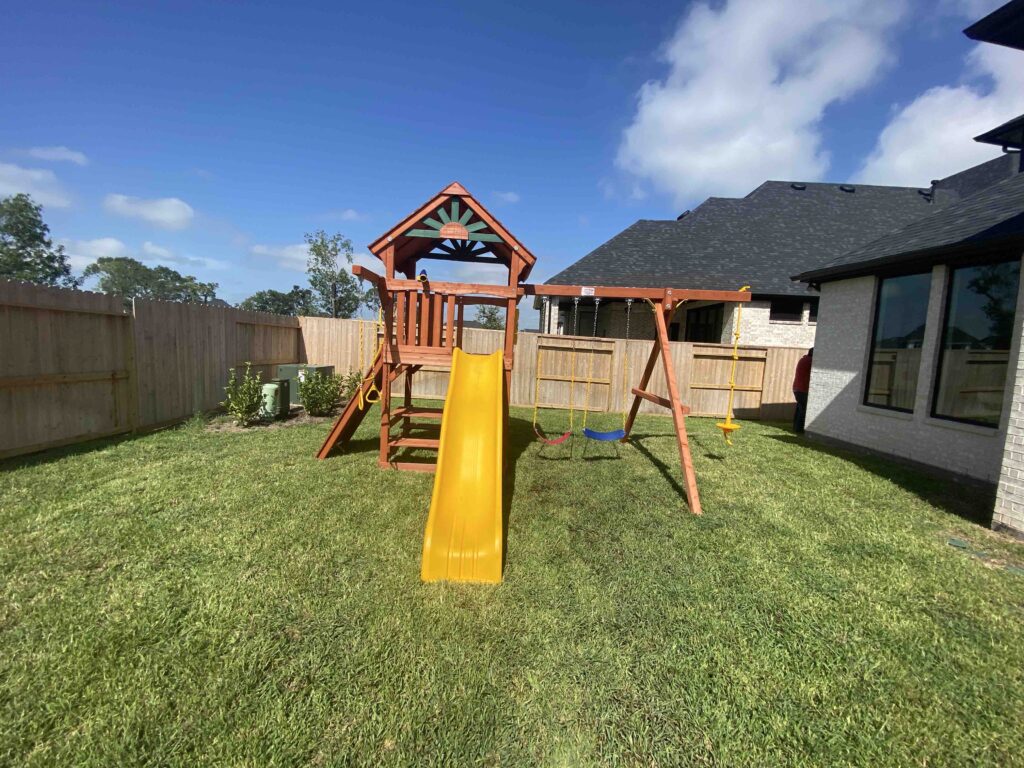 Missouri TX 2 Tree Frogs Swing Sets Install