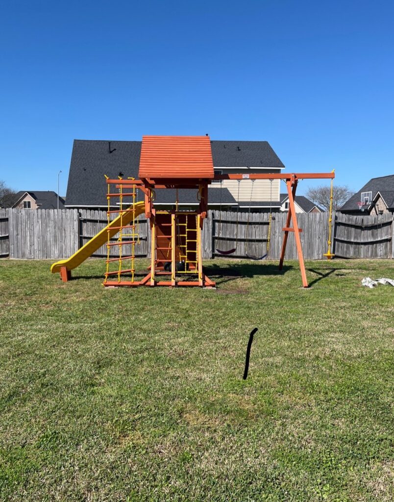 Mont Belviu TX 1 Tree Frogs Swing Sets Install