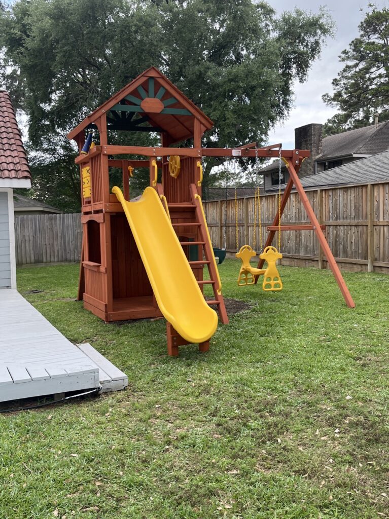 Spring TX 1 Tree Frogs Swing Sets Install