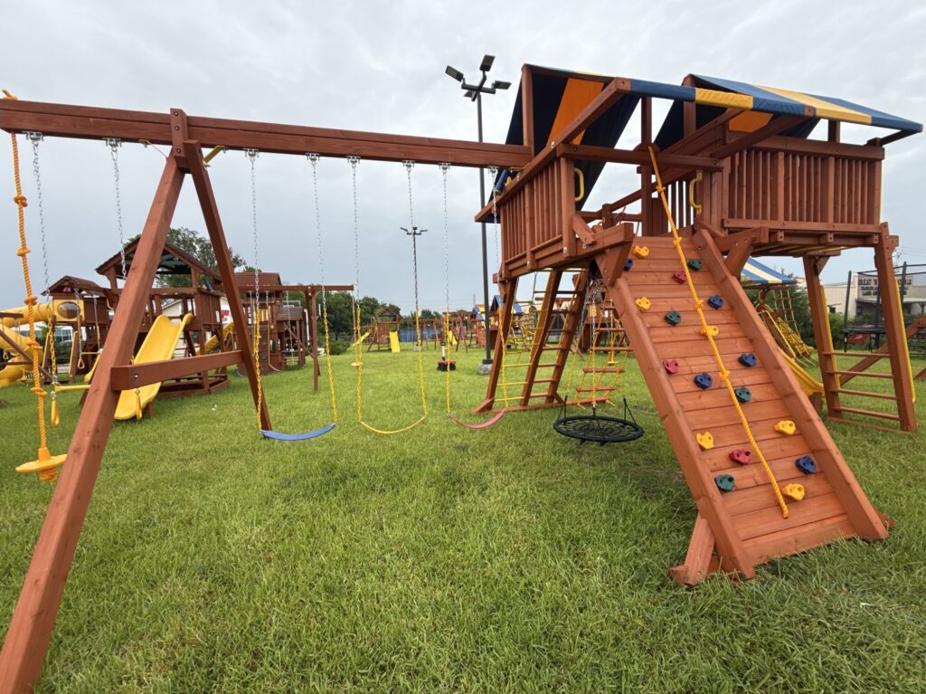houston TX 1 Tree Frogs Swing Sets Install