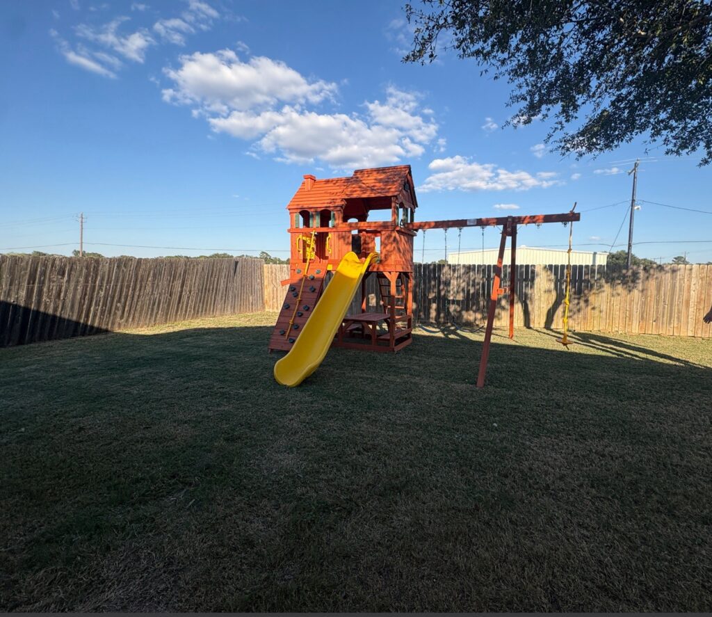 El Campo TX 1 Tree Frogs Swing Sets Install